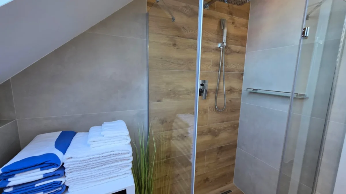 Apartament 3 ręczniki dla gości apartamentu